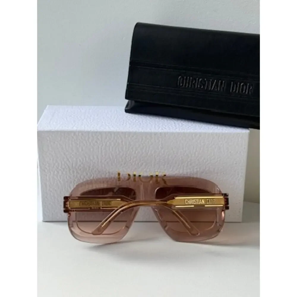 NEW Dior Signature M1U Mask Sunglasses in Pink Transparent - Picture 8 of 8